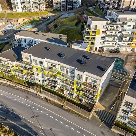 3 Sleeping Rooms For 82M2 Which Direct Traffic To Airport And City Center Bergen Esterno foto