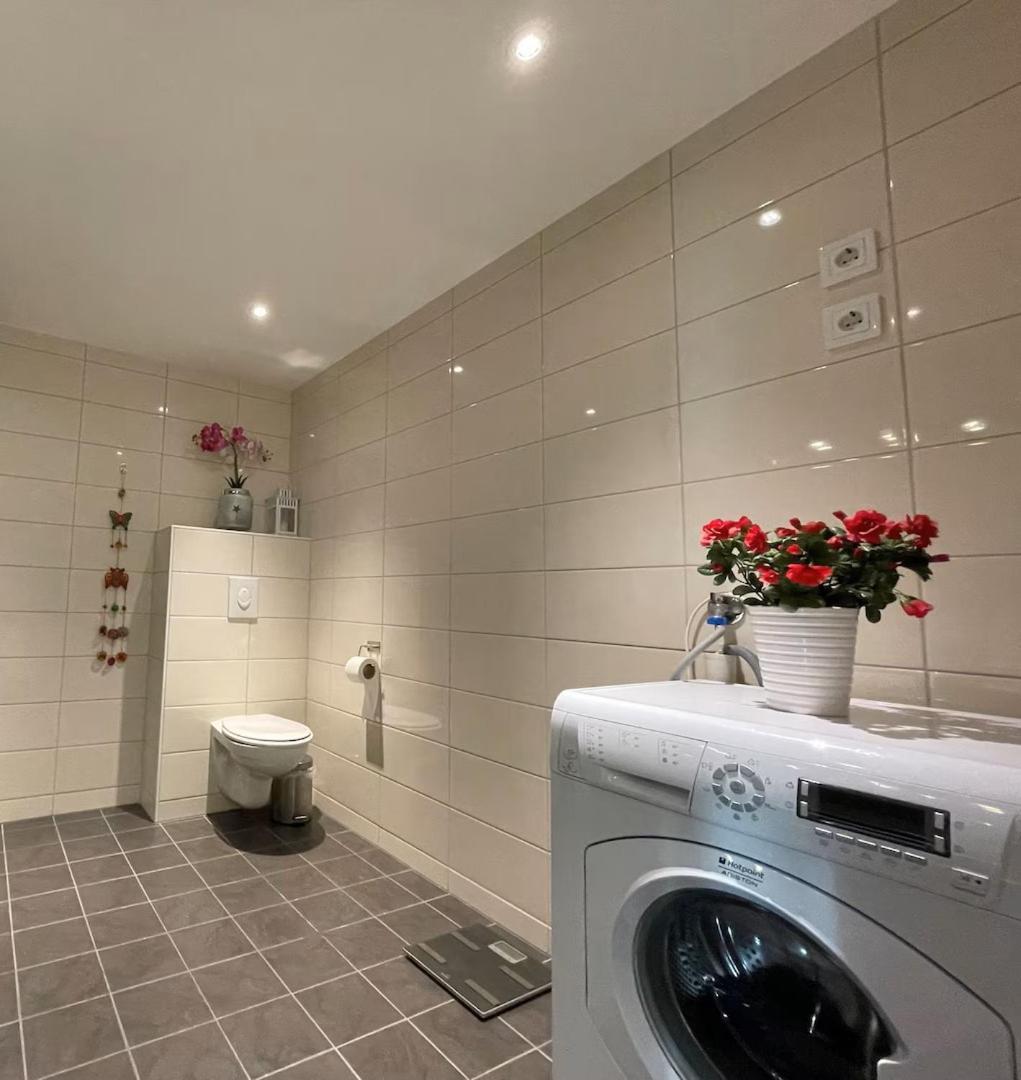 3 Sleeping Rooms For 82M2 Which Direct Traffic To Airport And City Center Bergen Esterno foto