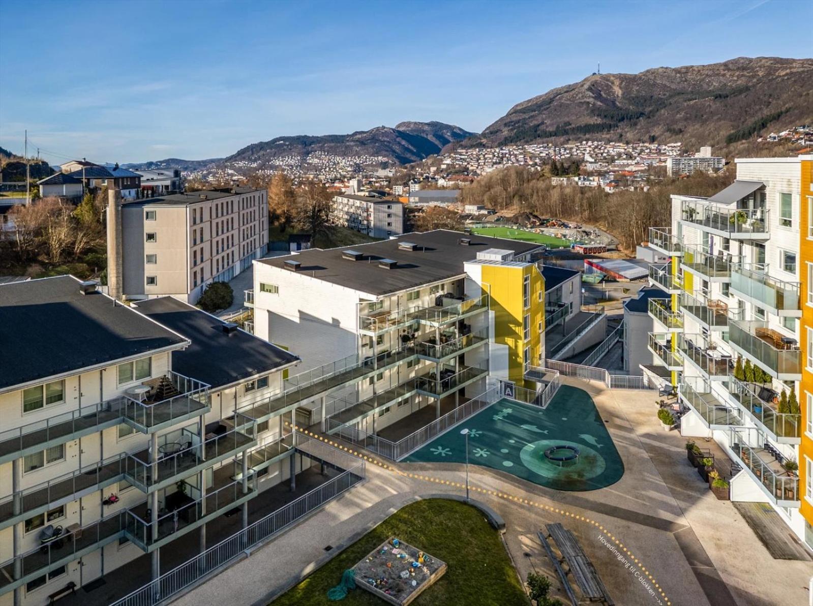 3 Sleeping Rooms For 82M2 Which Direct Traffic To Airport And City Center Bergen Esterno foto