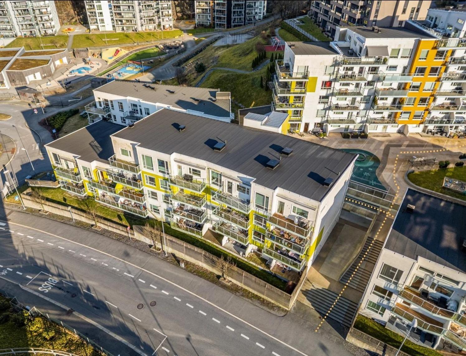 3 Sleeping Rooms For 82M2 Which Direct Traffic To Airport And City Center Bergen Esterno foto