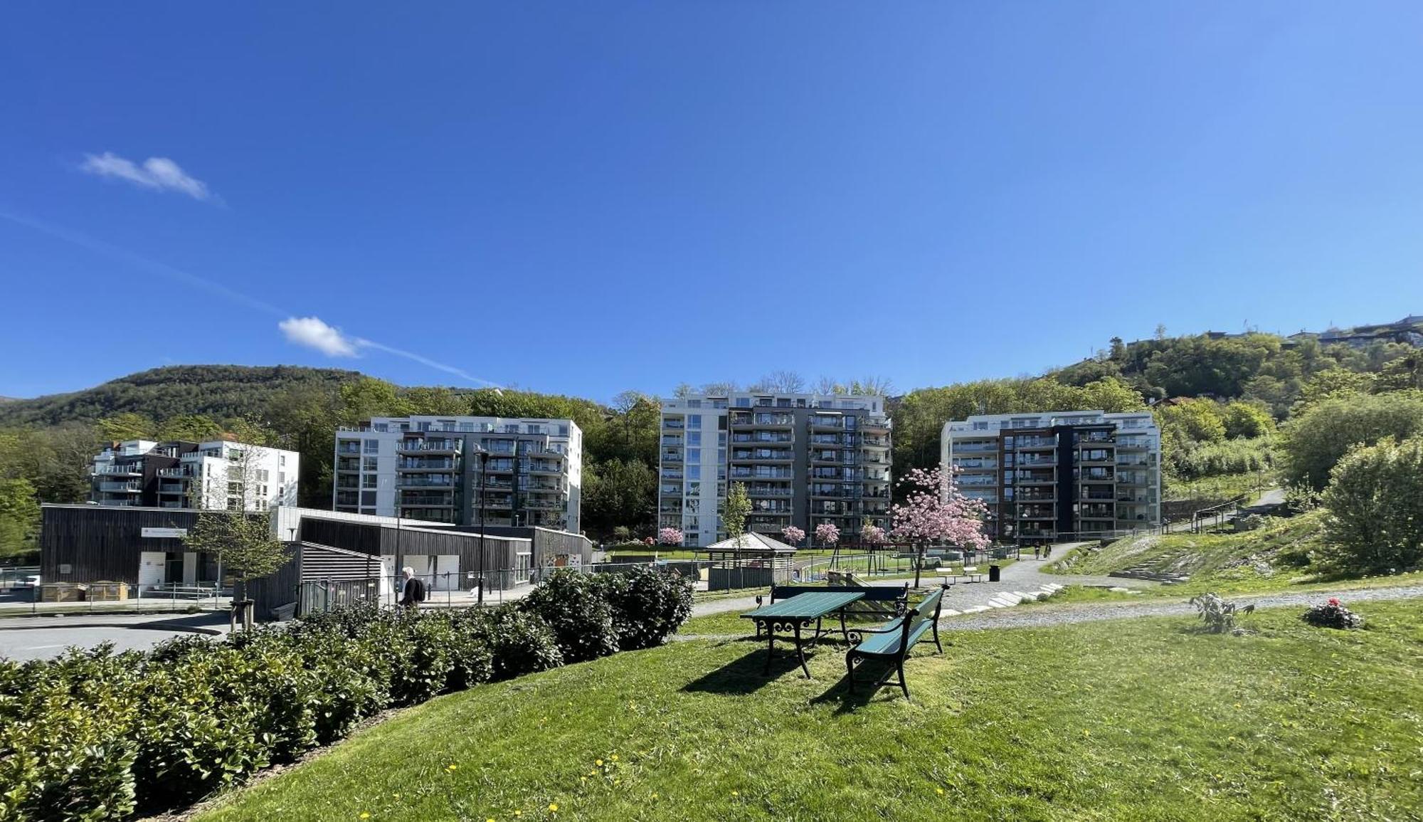 3 Sleeping Rooms For 82M2 Which Direct Traffic To Airport And City Center Bergen Esterno foto